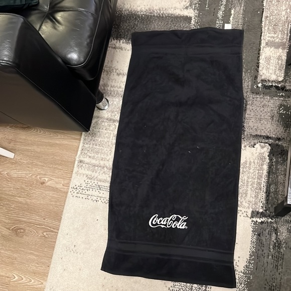 Coca Cola branded black hand towel - Picture 2 of 2